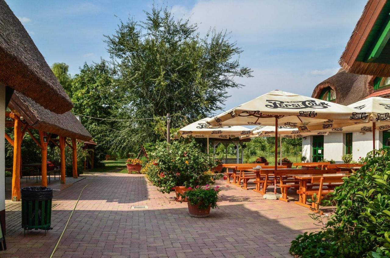 Antal-tavi Fogadó és Horgászparadicsom Szentes Extérieur photo