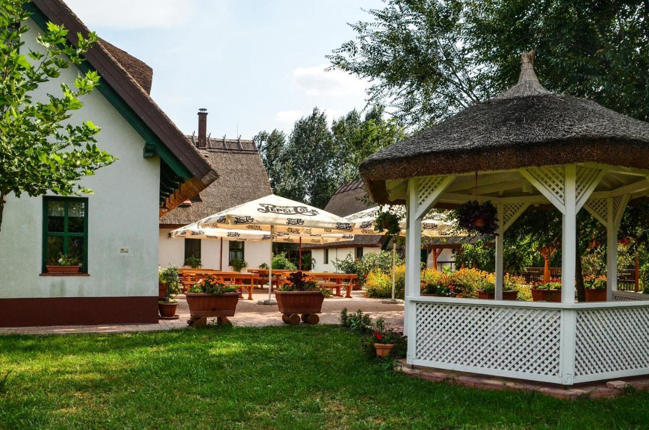 Antal-tavi Fogadó és Horgászparadicsom Szentes Extérieur photo