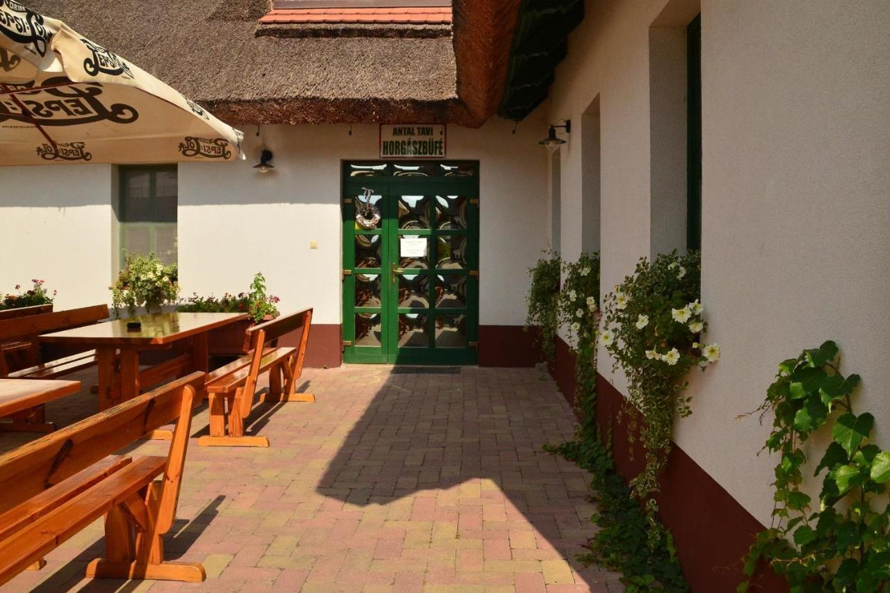 Antal-tavi Fogadó és Horgászparadicsom Szentes Extérieur photo