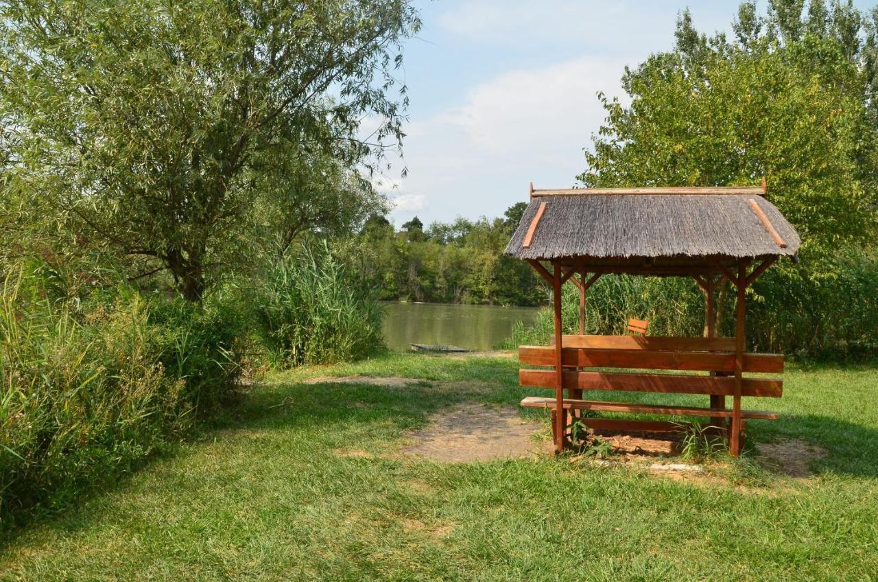 Antal-tavi Fogadó és Horgászparadicsom Szentes Extérieur photo